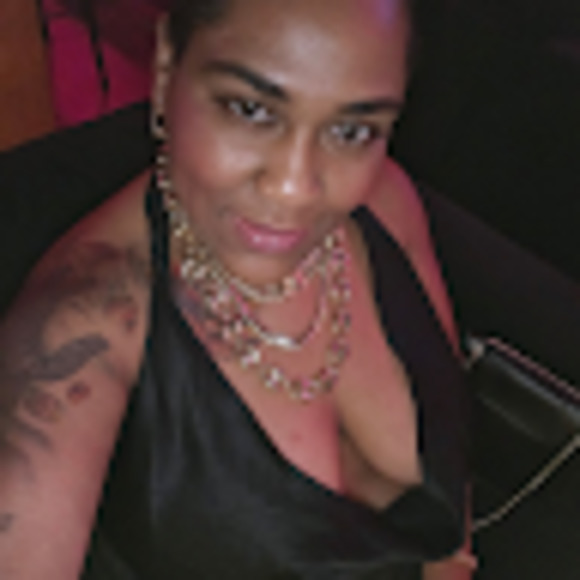 Meet your Posher, Adia - Picture 1 of 1